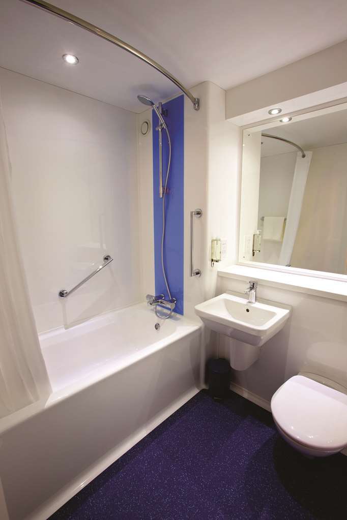 Travelodge Plymouth Roborough Ruang foto