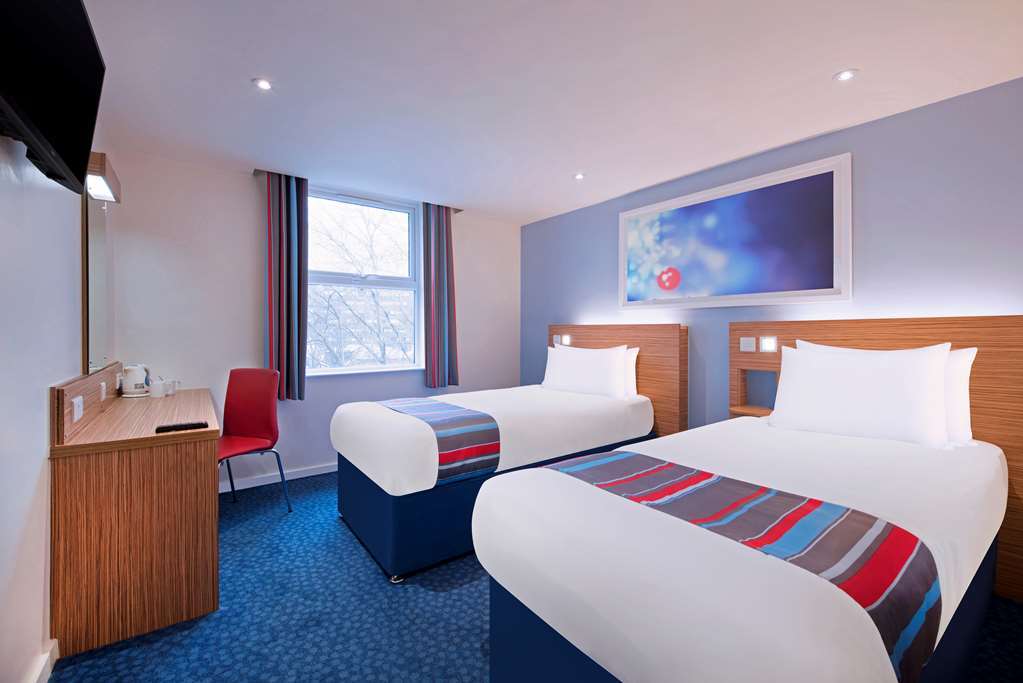 Travelodge Plymouth Roborough Ruang foto